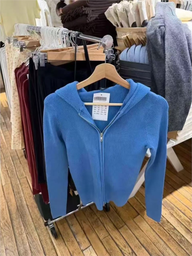 هوديز وكنزات وجاكيتات وكارديجا - مراجعة Vintage Zip Hoodie وسعره