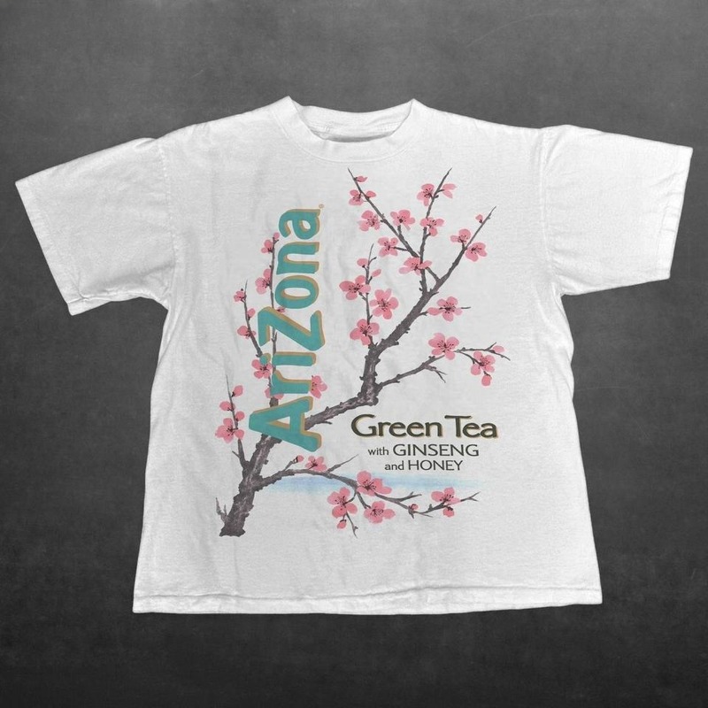 تي شيرت مطبوع عليه زهر الكرز ب - مراجعة Collectible Vintage T Shirts وسعره