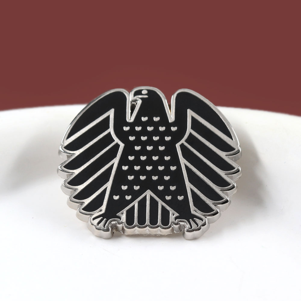 دبوس طية صدر معدني بتصميم بلاك - مراجعة Vintage Collectible Pins وسعره